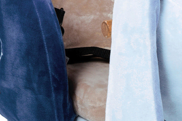 Met veiligheidsriempje.