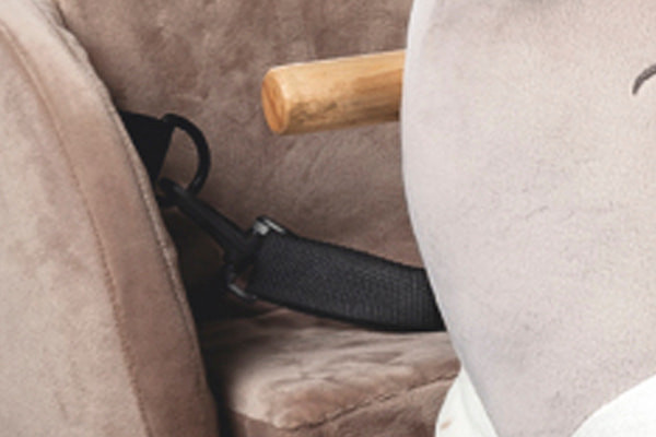 Met veiligheidsriempje.