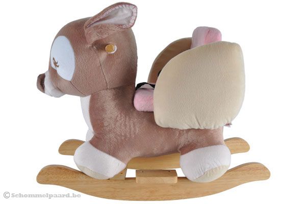 Gemaakt van zacht pluche en hout.